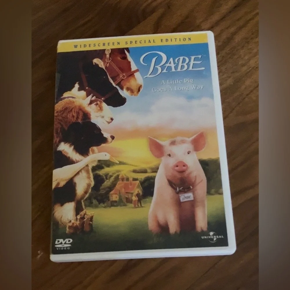 Universal Babe Widescreen Edition DVD - Multicolor Cover